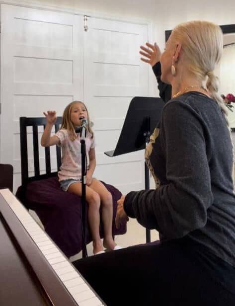 calabasas singing lessons for children at home