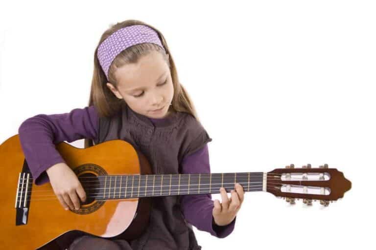 thousand oaks young girl plays guitar